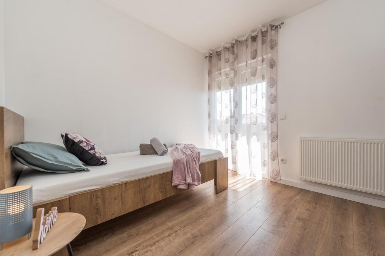 Apartmani Dmarie Privlaka  Eksteriør billede