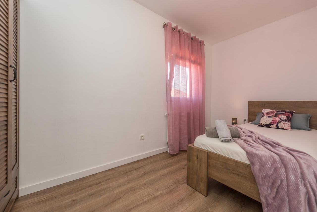 Apartmani Dmarie Privlaka  Eksteriør billede