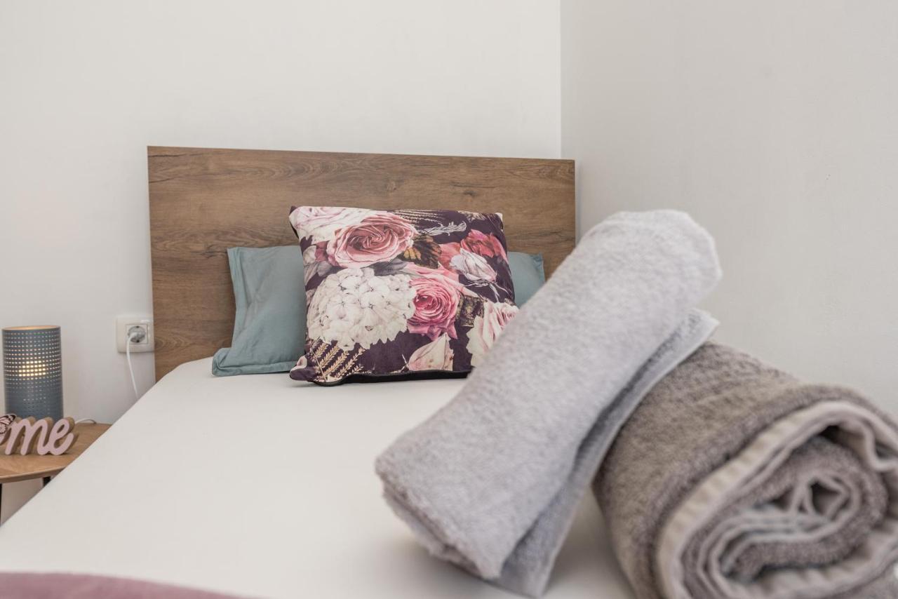 Apartmani Dmarie Privlaka  Eksteriør billede