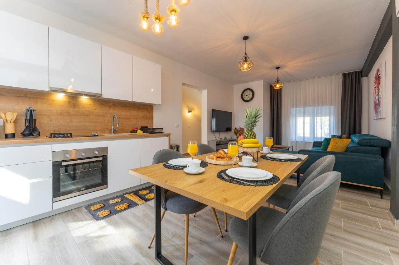 Apartmani Dmarie Privlaka  Eksteriør billede