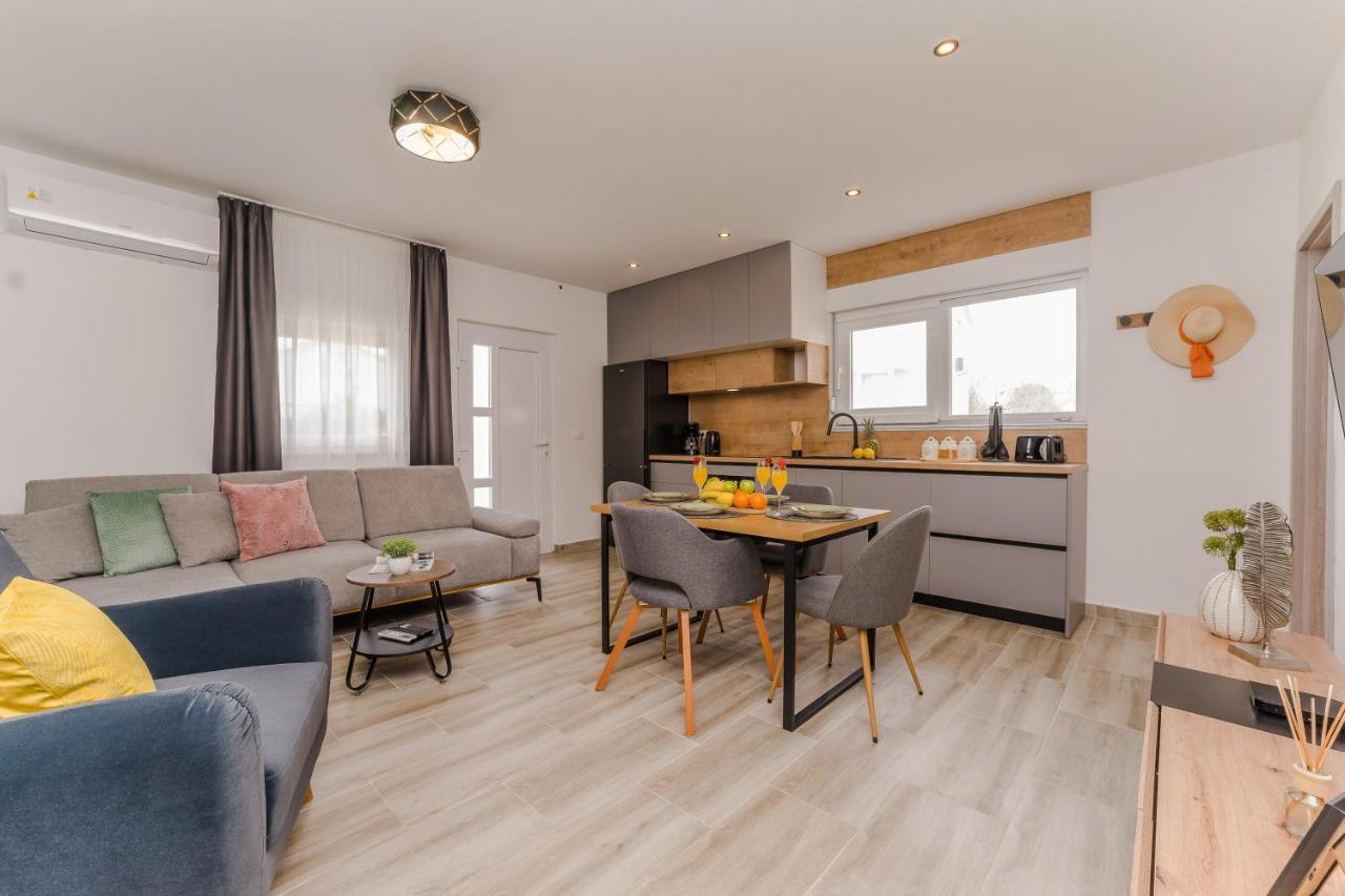 Apartmani Dmarie Privlaka  Eksteriør billede